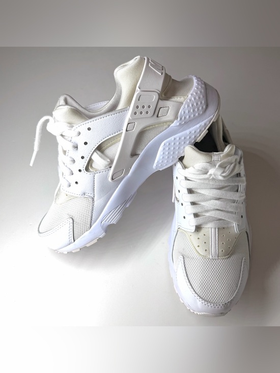 Nike Air Huarache Run (GS) Youth\'s Size 6.5 Y Sneakers Triple White